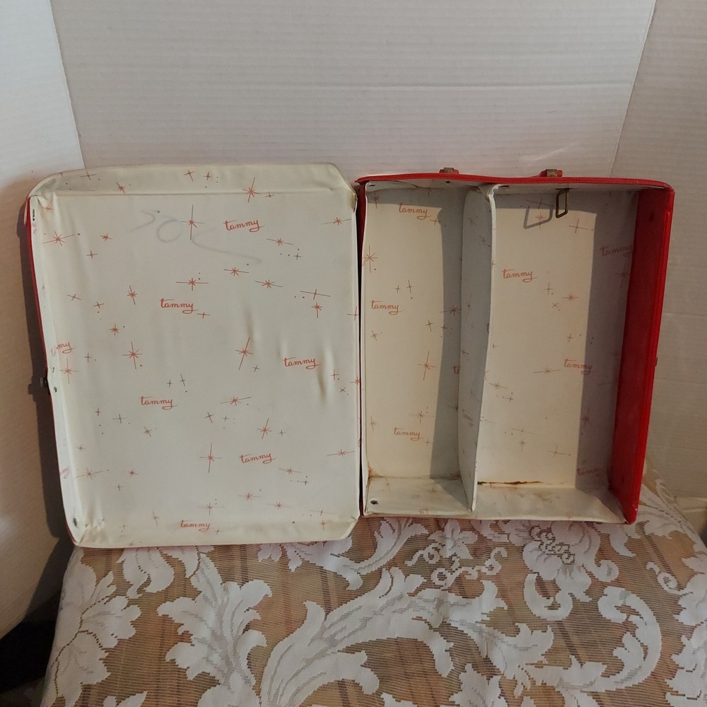 Vintage Ideal Tammy Doll Case Red Vinyl Evening in Paris 1960s Toy Trunk 12x10.5 - Picture 7 of 10